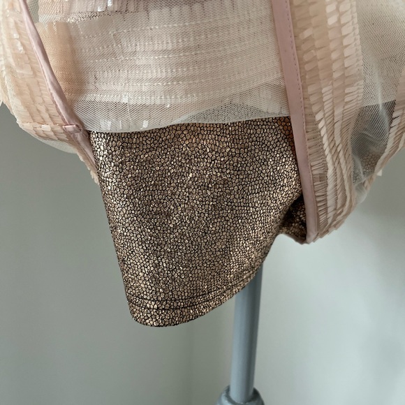 NWOT- MINKPINK Blush sequin skirt! Fully lined SIZE S - Picture 4 of 6